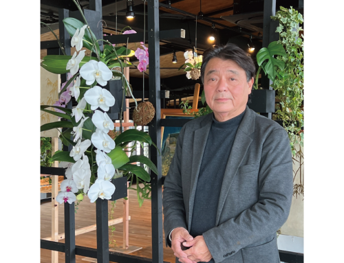 胡蝶蘭ギャラリーの装飾に角紙管をご使用くださった有限会社ヒカル・オーキッド　代表取締役社長　佐原様への顧客インタビュー